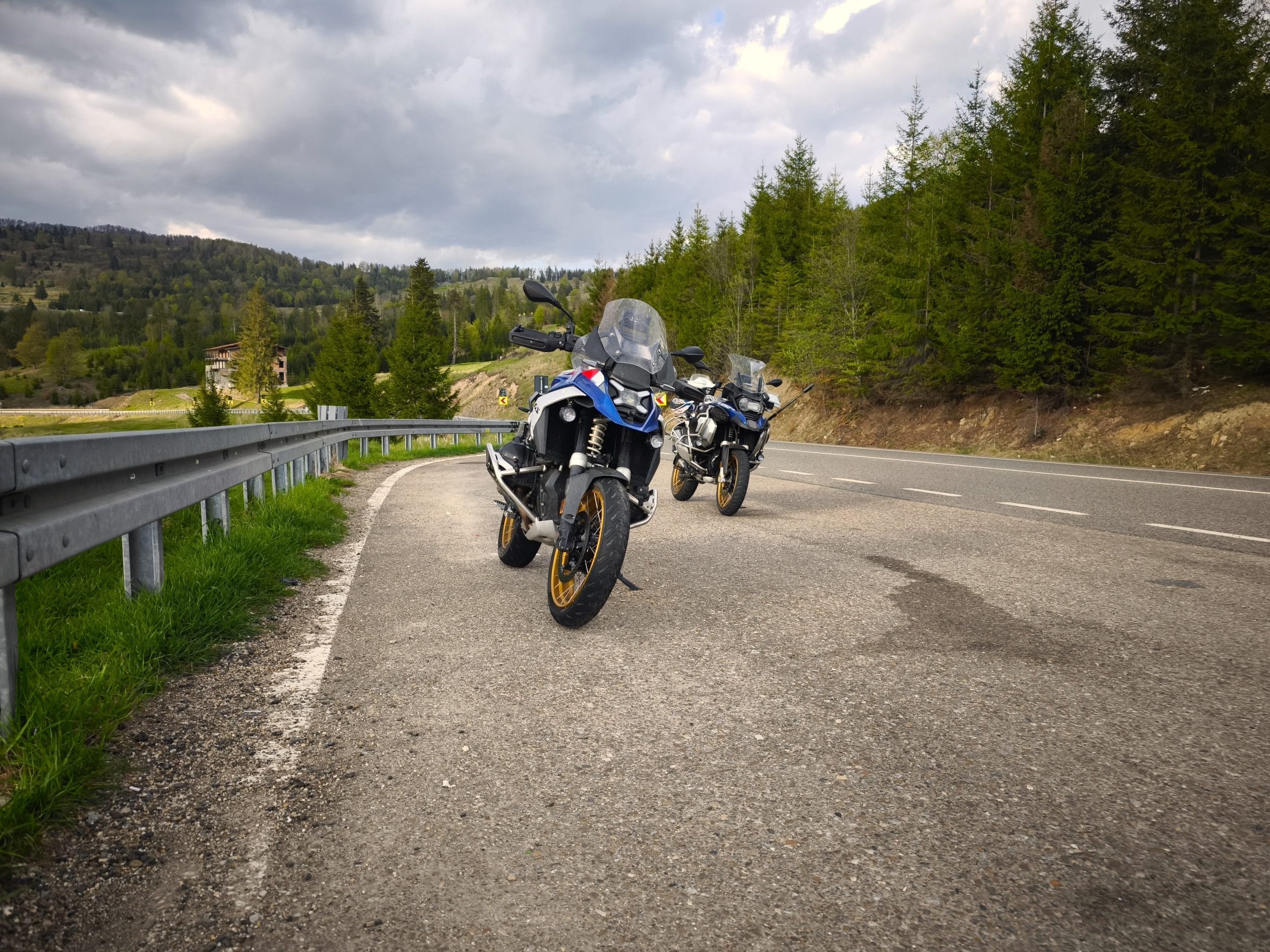 Top 5 Motorcycle Routes in Romania – Breathtaking Roads for Riders